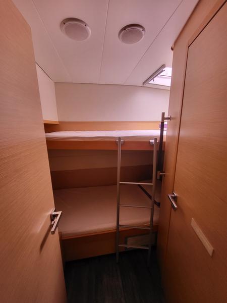 Book yachts online - catamaran - Lagoon 560 S2 - Aura - rent