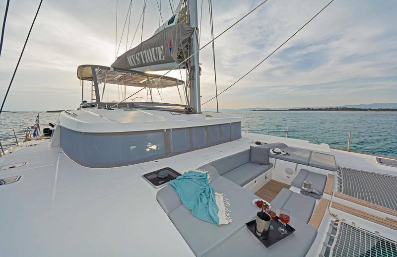 Book yachts online - catamaran - Lagoon 500 - Mystique I - rent
