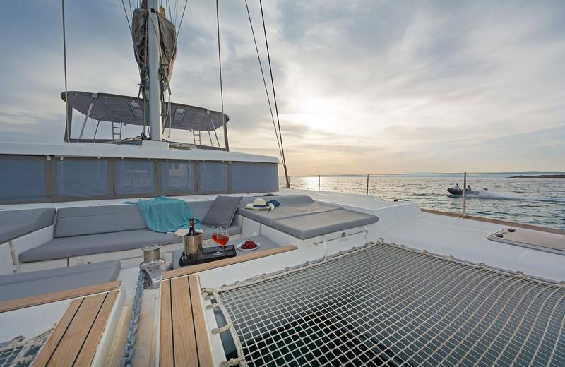 Book yachts online - catamaran - Lagoon 500 - Mystique I - rent