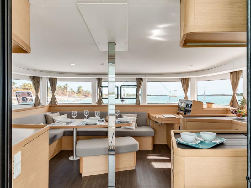 Book yachts online - catamaran - Lagoon 42 - STAR VI - rent