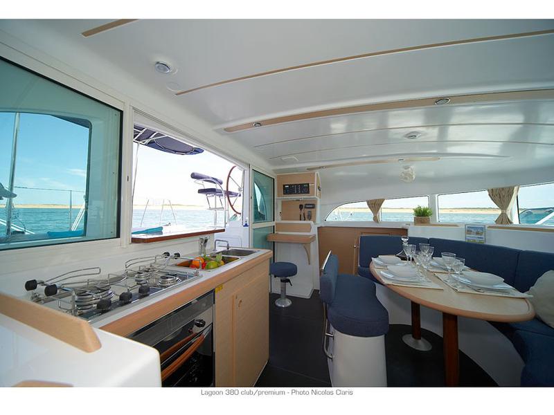 Book yachts online - catamaran - Lagoon 380 - PUMA I - rent