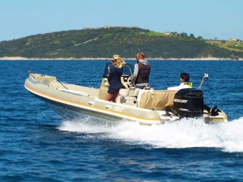 Book yachts online - motorboat - Fost Obssesion 740 - no name - rent