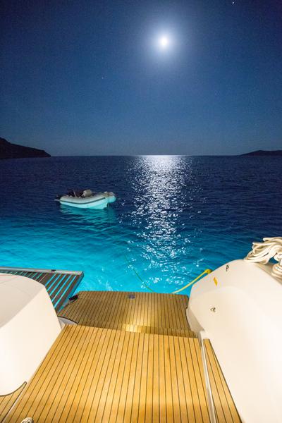 Book yachts online - catamaran - Lagoon 50 - Adiamo - Deluxe - rent