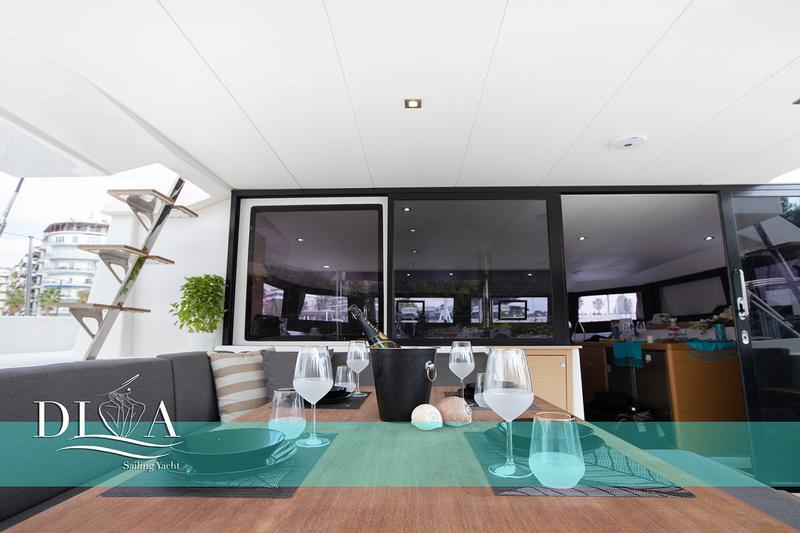 Book yachts online - catamaran - Dufour 48 - Diva - Skippered - rent