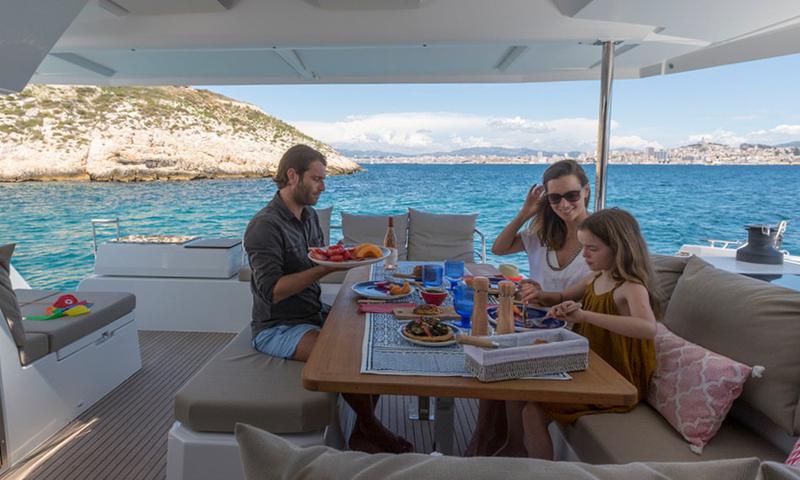 Book yachts online - catamaran - Fountaine Pajot Elba 45 - Nireas - rent