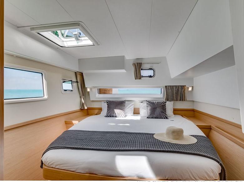 Book yachts online - catamaran - Lagoon 42 12 pax - Tethys - rent