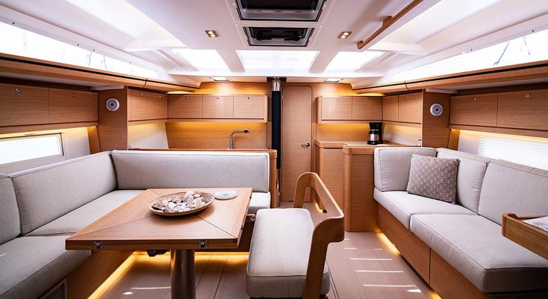 Book yachts online - sailboat - Dufour 520 Grand Large - Blue Bayou - rent