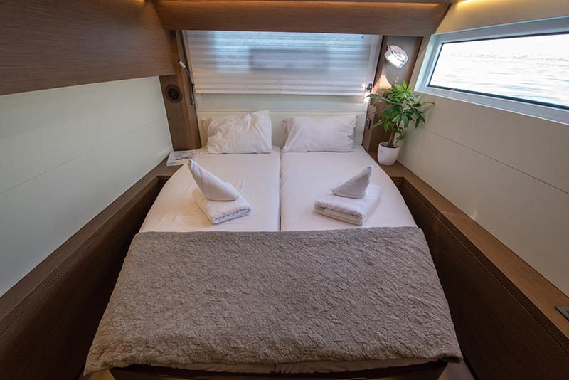 Book yachts online - catamaran - Lagoon 50 - For Sail Too - Skippered - rent