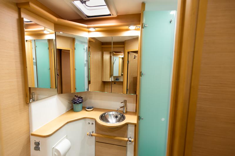 Book yachts online - catamaran - Lagoon 500 - Toro Bianco - Deluxe - rent