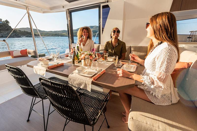 Book yachts online - catamaran - Bali 4.2 Open Space - MARE BLUE - rent