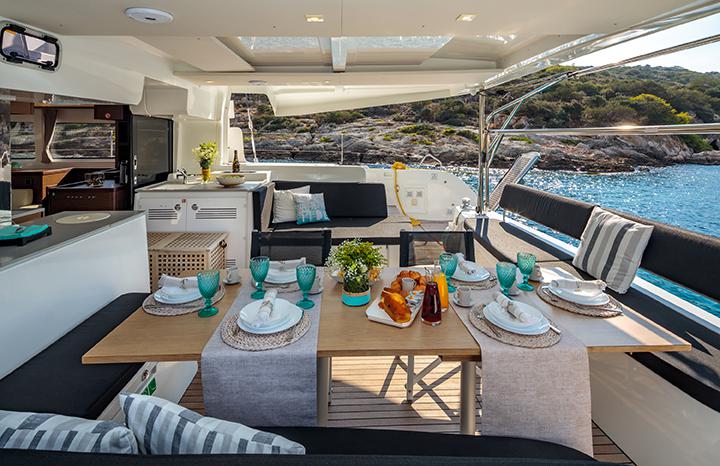 Book yachts online - catamaran - Lagoon 46 - Rubellite - Skippered - rent