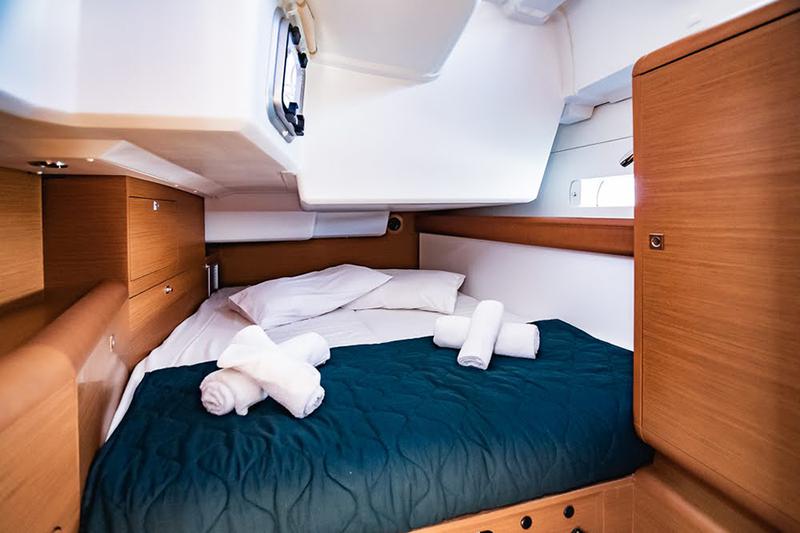 Book yachts online - sailboat - Sun Odyssey 519 - Pinta - rent