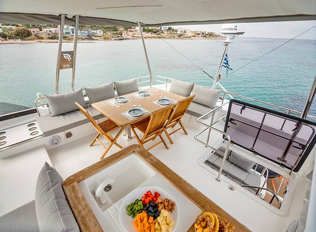 Book yachts online - powercatamaran - Fountaine Pajot MY 44 - Endless Beauty - Deluxe - rent