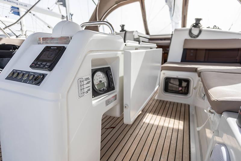 Book yachts online - sailboat - Sun Odyssey 440 - IRINI - rent