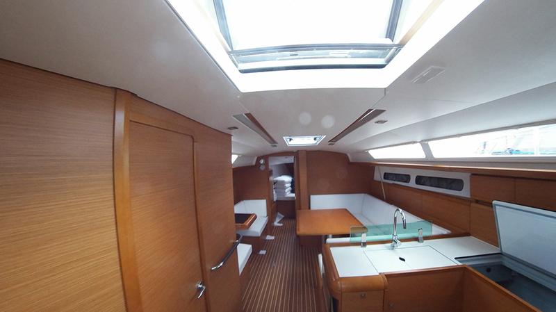 Book yachts online - sailboat - Sun Odyssey 419 - Ninia - rent