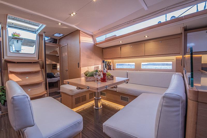 Book yachts online - sailboat - Dufour 530 (5+1) - Anema - rent