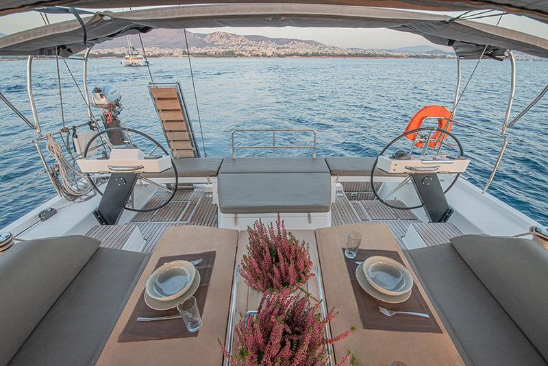 Book yachts online - sailboat - Dufour 530 (5+1) - Anema - rent
