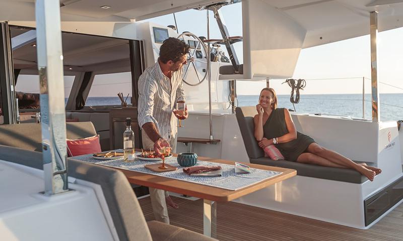 Book yachts online - catamaran - Isla 40 - Angelica - rent
