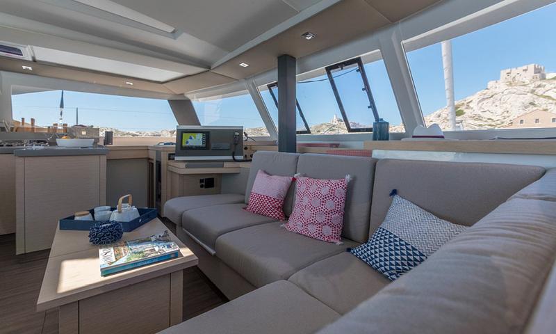 Book yachts online - catamaran - Astréa 42 - NOU NOU 1 - Skippered - rent