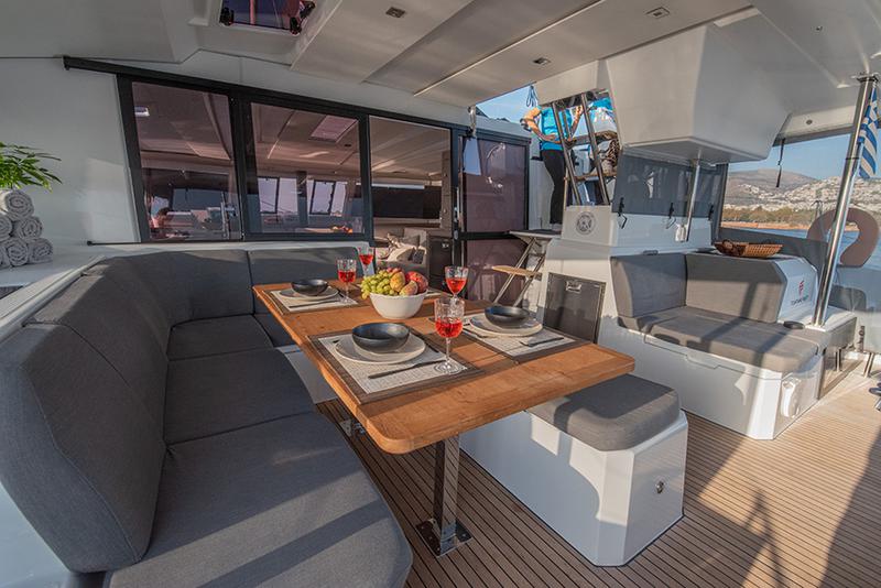 Book yachts online - catamaran - Astréa 42 - NOU NOU 1 - Skippered - rent
