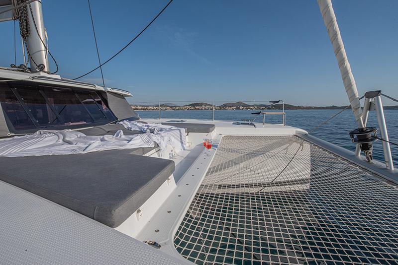 Book yachts online - catamaran - Astréa 42 - NOU NOU 1 - Skippered - rent