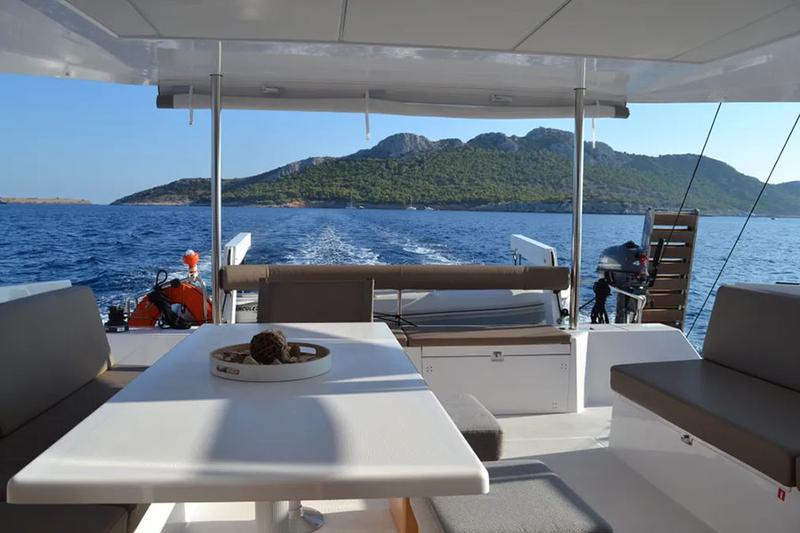 Book yachts online - catamaran - Nautitech 46 Fly - Exhibit A - Deluxe - rent