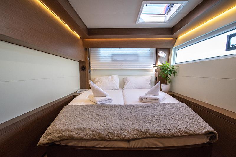 Book yachts online - catamaran - Lagoon 50 - For Sail Again - rent