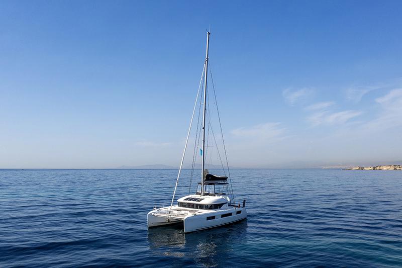 Book yachts online - catamaran - Lagoon 50 - For Sail Again - rent