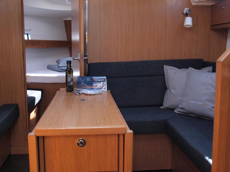 Book yachts online - sailboat - Bavaria 36 - Sea Wolf - rent