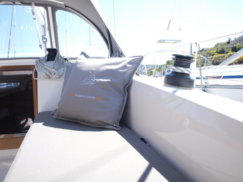 Book yachts online - sailboat - Bavaria Cruiser 33 - Sea Lion - rent