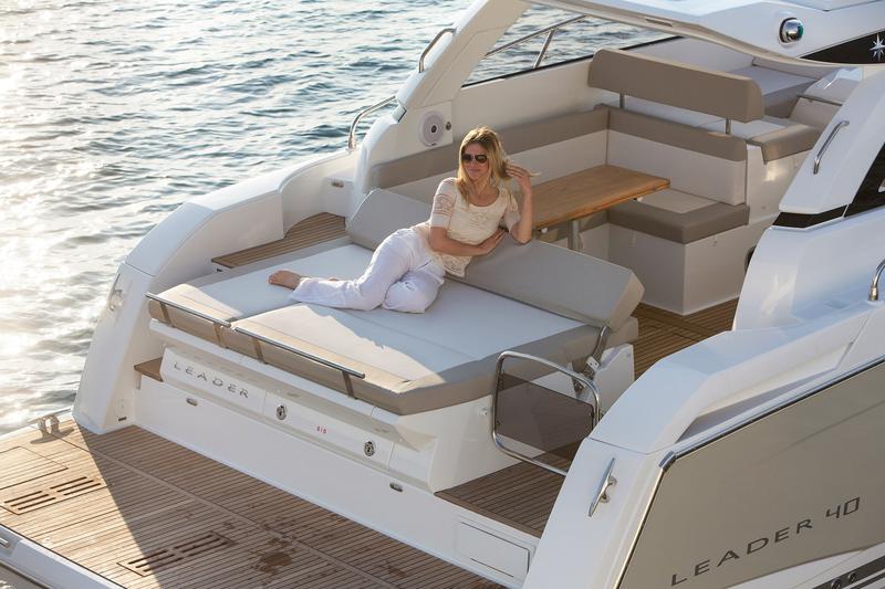 Book yachts online - motorboat - Jeanneau Leader 40 - Jeanneau Leader 40 (2019) - rent