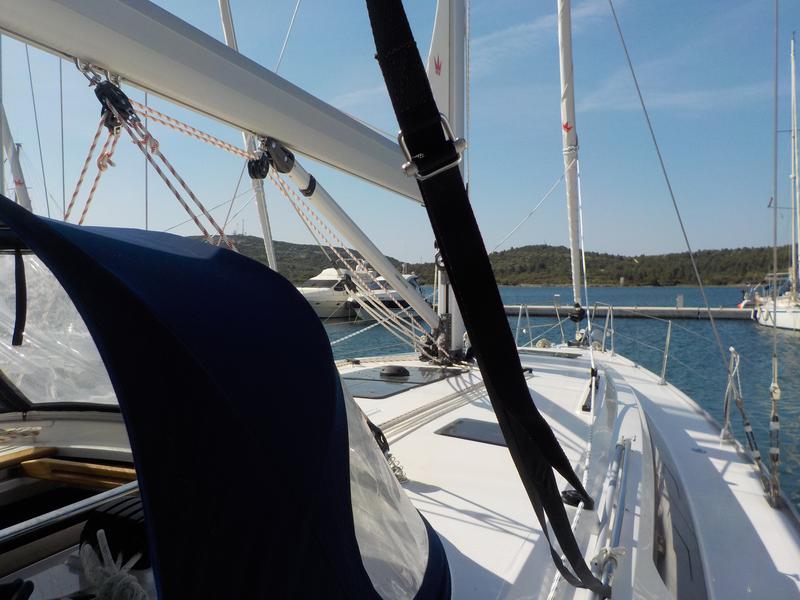 Book yachts online - sailboat - Bavaria Cruiser 46 - Calisto - rent