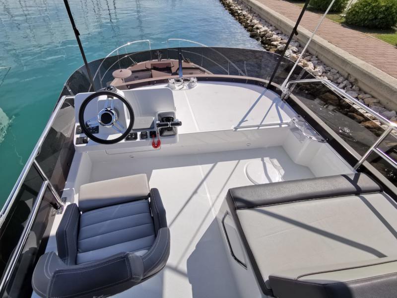Book yachts online - motorboat - Merry Fisher 1095 FLY - Mala Sirena - rent
