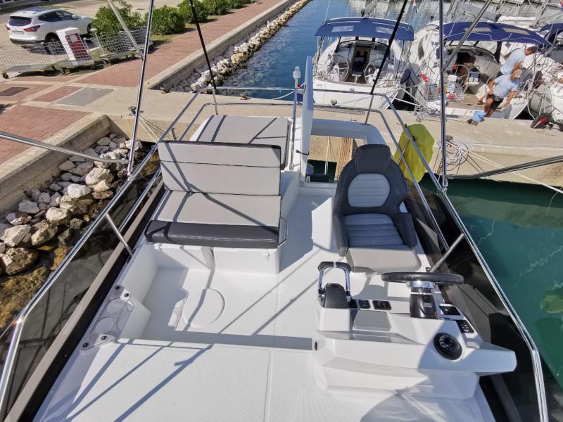 Book yachts online - motorboat - Merry Fisher 1095 FLY - Mala Sirena - rent