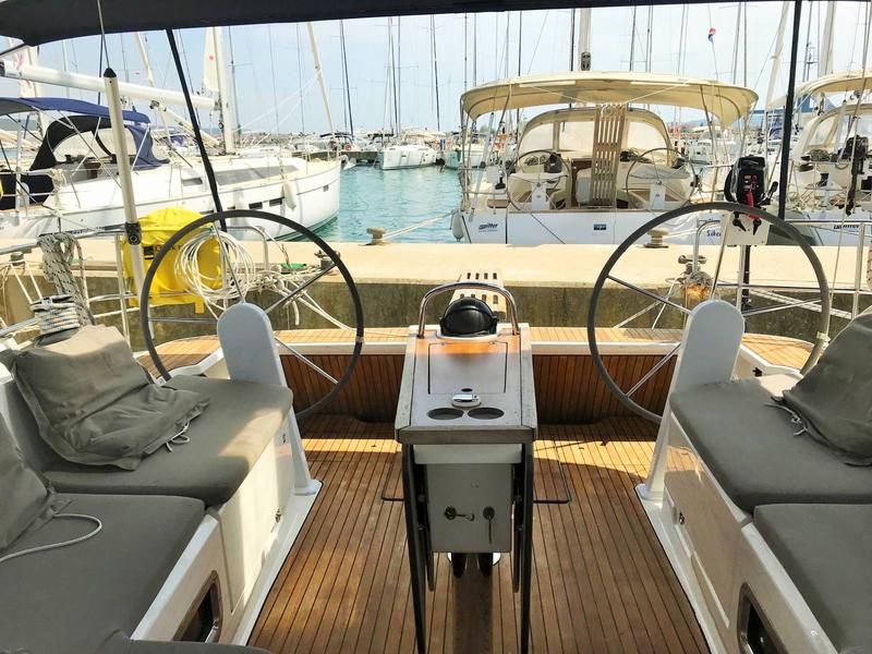 Book yachts online - sailboat - Bavaria Cruiser 46 - Sestrica - rent
