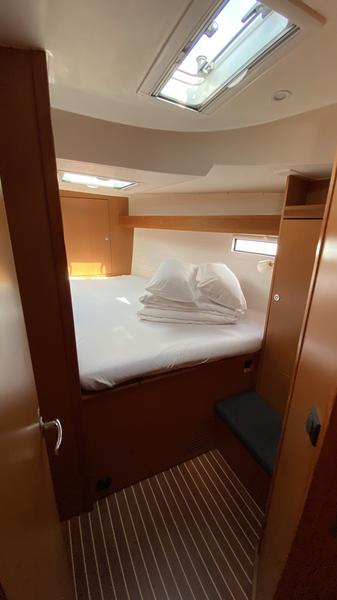Book yachts online - sailboat - Bavaria Cruiser 45 - Lavsa - rent