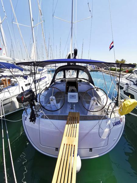 Book yachts online - sailboat - Bavaria Cruiser 37 - Lahor - rent