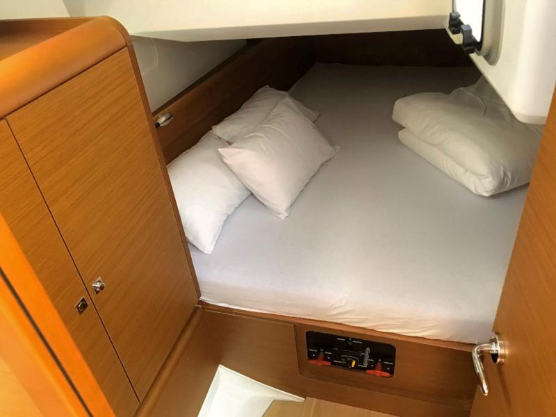 Book yachts online - sailboat - Sun Odyssey 449 - Baez - rent