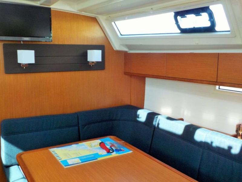 Book yachts online - sailboat - Bavaria Cruiser 46 - Elara - rent