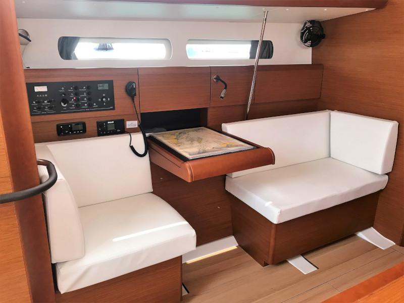 Book yachts online - sailboat - Sun Odyssey 449 - Hallyday - rent