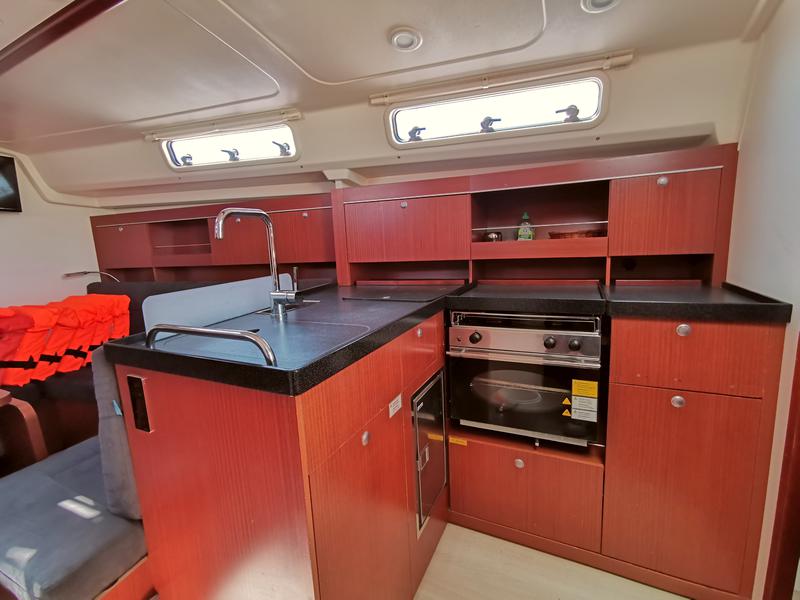 Book yachts online - sailboat - Hanse 385 - Abrazo - rent