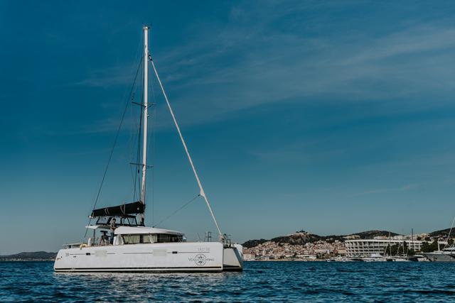 Book yachts online - catamaran - Lagoon 39 - NEMO - rent