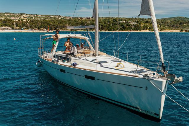Book yachts online - sailboat - Oceanis 45 - THEIA - rent