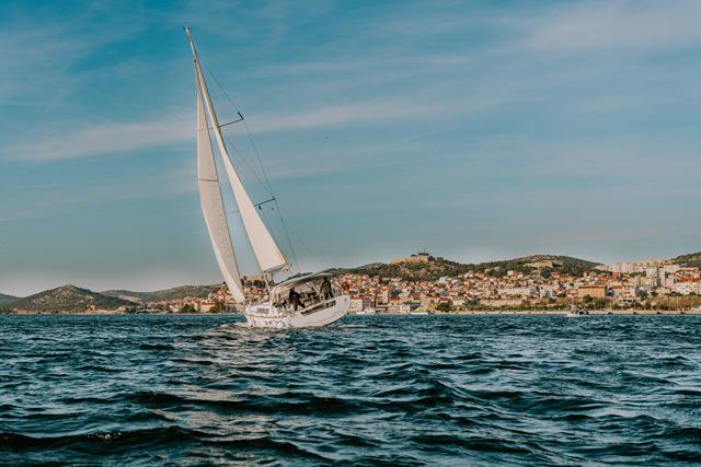 Book yachts online - sailboat - Oceanis 45 - DIANA - rent