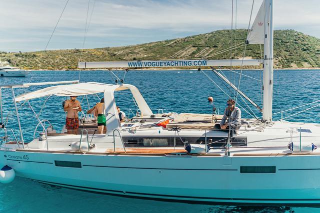 Book yachts online - sailboat - Oceanis 45 - DIANA - rent