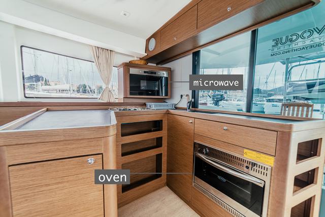 Book yachts online - catamaran - Lagoon 42 - ARTEMIS - rent