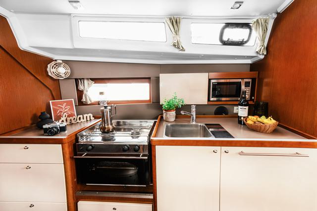 Book yachts online - sailboat - Oceanis 38 - HAPPY - rent