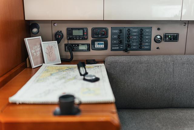 Book yachts online - sailboat - Oceanis 38 - HAPPY - rent