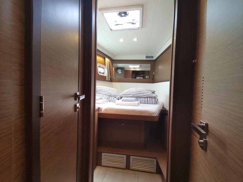 Book yachts online - catamaran - Lagoon 450 Flybridge - double elli - rent