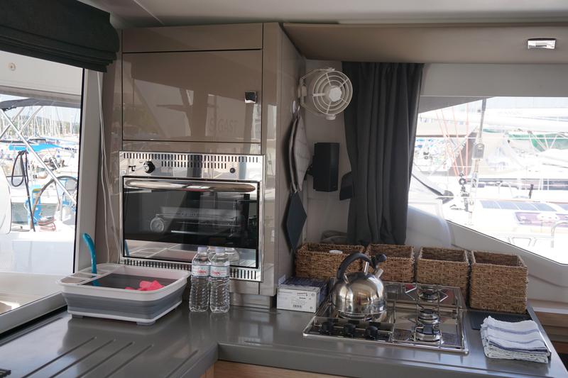 Book yachts online - catamaran - Lucia 40 - Sigast - rent